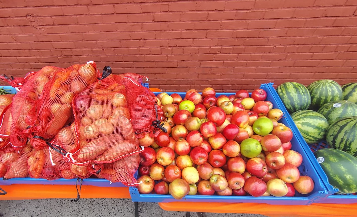 Fruit table